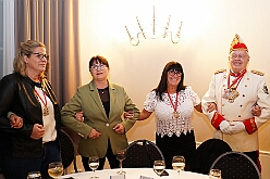 Sponsorenempfang 2026-01-15 28  Sponsorenabend - Sechs Tage nach seiner Kürung zum Prinz Toni I. hatte er nicht nur seine, sondern des gesamten Duisburger Karnevals, Unterstützerinnen und Unterstützer, zu einem Empfang in das WYNDHAM Hotel Duisburger Hof eingeladen. : DVPJ, Toni I, Jules I., Prinz Karneval, Prinz, Prinzessin Aileen I., Hofmarschälle, Page, Pagen, Paginnen, HDK, Duisburg, Karneval, Helau, Tollität, Event, Session 2025, Session 2025, HDK Duisburg, Hauptausschuss, Hauptausschuss Karneval Duisburg, Duisburg ist echt