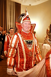 Sponsorenempfang 2026-01-15 33  Sponsorenabend - Sechs Tage nach seiner Kürung zum Prinz Toni I. hatte er nicht nur seine, sondern des gesamten Duisburger Karnevals, Unterstützerinnen und Unterstützer, zu einem Empfang in das WYNDHAM Hotel Duisburger Hof eingeladen. : DVPJ, Toni I, Jules I., Prinz Karneval, Prinz, Prinzessin Aileen I., Hofmarschälle, Page, Pagen, Paginnen, HDK, Duisburg, Karneval, Helau, Tollität, Event, Session 2025, Session 2025, HDK Duisburg, Hauptausschuss, Hauptausschuss Karneval Duisburg, Duisburg ist echt