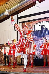 02 Schlager T Karneval MCV 2026-01-17 08  Tour-Tag, Samstag 17. Januar  - Wir begannen die Tour Abends in Hamborn, die KVO hielt der ihre Herrensitzung in der Clauberghalle ab. Von dort ging es zur Veranstaltung des MCV, die im Hagenshof zum „Schlager trifft Karneval“ aufgerufen hatten. Den letzten Act hatten wir dann im schon „heimisch“ gewordenen Steinhof in Huckingen. Die Duisburger Musketiere hatten dort zum „Lachen ist Gesund“ aufgerufen. : DVPJ, Toni I, Jules I., Prinz Karneval, Prinz, Prinzessin Aileen I., Hofmarschälle, Page, Pagen, Paginnen, HDK, Duisburg, Karneval, Helau, Tollität, Event, Session 2025, Session 2025, HDK Duisburg, Hauptausschuss, Hauptausschuss Karneval Duisburg, Duisburg ist echt