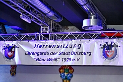 01 HerrensEhrengrd  2026-01-18 01  Tour-Tag, Sonntag 18. Januar - An diesem Sonntagmorgen startetet wir fast zur Frühschoppenzeit in der „Alten Feuerwache“ auf der Herrensitzung der Ehrengarde Blau-Weiß, eine Heimveranstaltung für unsere Rabea und unserem Olli. Danach stand dann die nächste Herrensitzung auf dem Plan, die von der KG Blau-Silber Rheinhausen im „Stellwerkshof“. Un wie kann es anders sein, der letzte Act ,wieder mal, im Steinhof. Die Lebenshilfe hielt dort ihre 15. Integrative Karnevalssitzung mit Unterstützung des HDK ab. : DVPJ, Toni I, Jules I., Prinz Karneval, Prinz, Prinzessin Aileen I., Hofmarschälle, Page, Pagen, Paginnen, HDK, Duisburg, Karneval, Helau, Tollität, Event, Session 2025, Session 2025, HDK Duisburg, Hauptausschuss, Hauptausschuss Karneval Duisburg, Duisburg ist echt