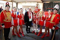 02 Herrens BS Rheih 2026-01-18 04  Tour-Tag, Sonntag 18. Januar - An diesem Sonntagmorgen startetet wir fast zur Frühschoppenzeit in der „Alten Feuerwache“ auf der Herrensitzung der Ehrengarde Blau-Weiß, eine Heimveranstaltung für unsere Rabea und unserem Olli. Danach stand dann die nächste Herrensitzung auf dem Plan, die von der KG Blau-Silber Rheinhausen im „Stellwerkshof“. Un wie kann es anders sein, der letzte Act ,wieder mal, im Steinhof. Die Lebenshilfe hielt dort ihre 15. Integrative Karnevalssitzung mit Unterstützung des HDK ab. : DVPJ, Toni I, Jules I., Prinz Karneval, Prinz, Prinzessin Aileen I., Hofmarschälle, Page, Pagen, Paginnen, HDK, Duisburg, Karneval, Helau, Tollität, Event, Session 2025, Session 2025, HDK Duisburg, Hauptausschuss, Hauptausschuss Karneval Duisburg, Duisburg ist echt