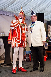 02 Herrens BS Rheih 2026-01-18 09  Tour-Tag, Sonntag 18. Januar - An diesem Sonntagmorgen startetet wir fast zur Frühschoppenzeit in der „Alten Feuerwache“ auf der Herrensitzung der Ehrengarde Blau-Weiß, eine Heimveranstaltung für unsere Rabea und unserem Olli. Danach stand dann die nächste Herrensitzung auf dem Plan, die von der KG Blau-Silber Rheinhausen im „Stellwerkshof“. Un wie kann es anders sein, der letzte Act ,wieder mal, im Steinhof. Die Lebenshilfe hielt dort ihre 15. Integrative Karnevalssitzung mit Unterstützung des HDK ab. : DVPJ, Toni I, Jules I., Prinz Karneval, Prinz, Prinzessin Aileen I., Hofmarschälle, Page, Pagen, Paginnen, HDK, Duisburg, Karneval, Helau, Tollität, Event, Session 2025, Session 2025, HDK Duisburg, Hauptausschuss, Hauptausschuss Karneval Duisburg, Duisburg ist echt