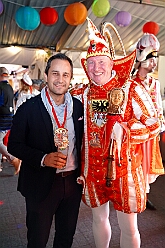 02 Herrens BS Rheih 2026-01-18 10  Tour-Tag, Sonntag 18. Januar - An diesem Sonntagmorgen startetet wir fast zur Frühschoppenzeit in der „Alten Feuerwache“ auf der Herrensitzung der Ehrengarde Blau-Weiß, eine Heimveranstaltung für unsere Rabea und unserem Olli. Danach stand dann die nächste Herrensitzung auf dem Plan, die von der KG Blau-Silber Rheinhausen im „Stellwerkshof“. Un wie kann es anders sein, der letzte Act ,wieder mal, im Steinhof. Die Lebenshilfe hielt dort ihre 15. Integrative Karnevalssitzung mit Unterstützung des HDK ab. : DVPJ, Toni I, Jules I., Prinz Karneval, Prinz, Prinzessin Aileen I., Hofmarschälle, Page, Pagen, Paginnen, HDK, Duisburg, Karneval, Helau, Tollität, Event, Session 2025, Session 2025, HDK Duisburg, Hauptausschuss, Hauptausschuss Karneval Duisburg, Duisburg ist echt