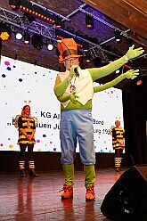 03 Lebenshilfe 2026-01-18 11  Tour-Tag, Sonntag 18. Januar - An diesem Sonntagmorgen startetet wir fast zur Frühschoppenzeit in der „Alten Feuerwache“ auf der Herrensitzung der Ehrengarde Blau-Weiß, eine Heimveranstaltung für unsere Rabea und unserem Olli. Danach stand dann die nächste Herrensitzung auf dem Plan, die von der KG Blau-Silber Rheinhausen im „Stellwerkshof“. Un wie kann es anders sein, der letzte Act ,wieder mal, im Steinhof. Die Lebenshilfe hielt dort ihre 15. Integrative Karnevalssitzung mit Unterstützung des HDK ab. : DVPJ, Toni I, Jules I., Prinz Karneval, Prinz, Prinzessin Aileen I., Hofmarschälle, Page, Pagen, Paginnen, HDK, Duisburg, Karneval, Helau, Tollität, Event, Session 2025, Session 2025, HDK Duisburg, Hauptausschuss, Hauptausschuss Karneval Duisburg, Duisburg ist echt