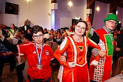 03 Lebenshilfe 2026-01-18 14  Tour-Tag, Sonntag 18. Januar - An diesem Sonntagmorgen startetet wir fast zur Frühschoppenzeit in der „Alten Feuerwache“ auf der Herrensitzung der Ehrengarde Blau-Weiß, eine Heimveranstaltung für unsere Rabea und unserem Olli. Danach stand dann die nächste Herrensitzung auf dem Plan, die von der KG Blau-Silber Rheinhausen im „Stellwerkshof“. Un wie kann es anders sein, der letzte Act ,wieder mal, im Steinhof. Die Lebenshilfe hielt dort ihre 15. Integrative Karnevalssitzung mit Unterstützung des HDK ab. : DVPJ, Toni I, Jules I., Prinz Karneval, Prinz, Prinzessin Aileen I., Hofmarschälle, Page, Pagen, Paginnen, HDK, Duisburg, Karneval, Helau, Tollität, Event, Session 2025, Session 2025, HDK Duisburg, Hauptausschuss, Hauptausschuss Karneval Duisburg, Duisburg ist echt