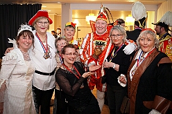 03 Lebenshilfe 2026-01-18 22  Tour-Tag, Sonntag 18. Januar - An diesem Sonntagmorgen startetet wir fast zur Frühschoppenzeit in der „Alten Feuerwache“ auf der Herrensitzung der Ehrengarde Blau-Weiß, eine Heimveranstaltung für unsere Rabea und unserem Olli. Danach stand dann die nächste Herrensitzung auf dem Plan, die von der KG Blau-Silber Rheinhausen im „Stellwerkshof“. Un wie kann es anders sein, der letzte Act ,wieder mal, im Steinhof. Die Lebenshilfe hielt dort ihre 15. Integrative Karnevalssitzung mit Unterstützung des HDK ab. : DVPJ, Toni I, Jules I., Prinz Karneval, Prinz, Prinzessin Aileen I., Hofmarschälle, Page, Pagen, Paginnen, HDK, Duisburg, Karneval, Helau, Tollität, Event, Session 2025, Session 2025, HDK Duisburg, Hauptausschuss, Hauptausschuss Karneval Duisburg, Duisburg ist echt