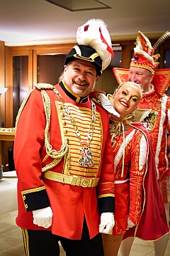 Kombuesenzauber 2026-01-21 02  Kombüsenzauber - Quasi vor seiner Haustür, im Ev. Gemeindehaus am Sandmüllersweg, stand Toni I. an den Kochtöpfen. Mit tatkräftiger Unterstützung der  » Blauen Jungs« „zauberte“ er ein Menü für seine Crew und den anwesenden Gästen auf den Tisch. : DVPJ, Toni I, Jules I., Prinz Karneval, Prinz, Prinzessin Aileen I., Hofmarschälle, Page, Pagen, Paginnen, HDK, Duisburg, Karneval, Helau, Tollität, Event, Session 2025, Session 2025, HDK Duisburg, Hauptausschuss, Hauptausschuss Karneval Duisburg, Duisburg ist echt