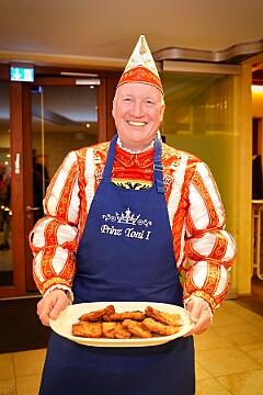 Kombuesenzauber 2026-01-21 12  Kombüsenzauber - Quasi vor seiner Haustür, im Ev. Gemeindehaus am Sandmüllersweg, stand Toni I. an den Kochtöpfen. Mit tatkräftiger Unterstützung der  » Blauen Jungs« „zauberte“ er ein Menü für seine Crew und den anwesenden Gästen auf den Tisch. : DVPJ, Toni I, Jules I., Prinz Karneval, Prinz, Prinzessin Aileen I., Hofmarschälle, Page, Pagen, Paginnen, HDK, Duisburg, Karneval, Helau, Tollität, Event, Session 2025, Session 2025, HDK Duisburg, Hauptausschuss, Hauptausschuss Karneval Duisburg, Duisburg ist echt