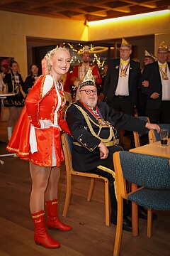 Kombuesenzauber 2026-01-21 13  Kombüsenzauber - Quasi vor seiner Haustür, im Ev. Gemeindehaus am Sandmüllersweg, stand Toni I. an den Kochtöpfen. Mit tatkräftiger Unterstützung der  » Blauen Jungs« „zauberte“ er ein Menü für seine Crew und den anwesenden Gästen auf den Tisch. : DVPJ, Toni I, Jules I., Prinz Karneval, Prinz, Prinzessin Aileen I., Hofmarschälle, Page, Pagen, Paginnen, HDK, Duisburg, Karneval, Helau, Tollität, Event, Session 2025, Session 2025, HDK Duisburg, Hauptausschuss, Hauptausschuss Karneval Duisburg, Duisburg ist echt