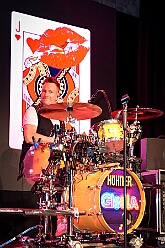 Karnevalss Volksbanh  RR 2026-01-22 33  Zusammen mit den Kölnern Größen - Im Kultur- und Bürgerzentrum Duisburg-Süd „Steinhof“ Huckingen bot die Volksbank Rhein-Ruhr zum 10. Mal dem Publikum ein hochkarätiges Programm. Die Kinderprinzencrew und musikalische Höhepunkte, erstklassige Comedians begeisterten die Zuschauer. Die Mischung aus Humor, Musik und Lebensfreude machte den Abend zu einem besonderen Erlebnis. : DVPJ, Toni I, Jules I., Prinz Karneval, Prinz, Prinzessin Aileen I., Hofmarschälle, Page, Pagen, Paginnen, HDK, Duisburg, Karneval, Helau, Tollität, Event, Session 2025, Session 2025, HDK Duisburg, Hauptausschuss, Hauptausschuss Karneval Duisburg, Duisburg ist echt