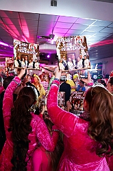 04 Piratens PiratenDSuedens 2026-01-23 03  Tour-Tag, 23.Januar - Am frühen Abend begannen wir mit einem Gastspiel in Essen. Dort hatte die „1.Gr. KG Klein-aaf“ zu einem Hausfrauennachmittag ins Pfarrheim „Herz-Jesu“ geladen. Zurück in Duisburg haben wie die Jubiläumsfeier zum 66 jährigen Geburtstag der KG Blau-Weiß Neumühl „Die Pils-Sucher“ besucht. Darauf folgten dann im Duisburger Landfermann-Gymnasium die Herrensitzung der Prinzengarde und im „Efendi-Festsall“ die Piratesause 2.0 „Karneval meets Mallorca“, Heimspiel für unsere Tichi. : DVPJ, Toni I, Jules I., Prinz Karneval, Prinz, Prinzessin Aileen I., Hofmarschälle, Page, Pagen, Paginnen, HDK, Duisburg, Karneval, Helau, Tollität, Event, Session 2025, Session 2025, HDK Duisburg, Hauptausschuss, Hauptausschuss Karneval Duisburg, Duisburg ist echt