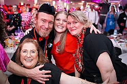 04 Piratens PiratenDSuedens 2026-01-23 13  Tour-Tag, 23.Januar - Am frühen Abend begannen wir mit einem Gastspiel in Essen. Dort hatte die „1.Gr. KG Klein-aaf“ zu einem Hausfrauennachmittag ins Pfarrheim „Herz-Jesu“ geladen. Zurück in Duisburg haben wie die Jubiläumsfeier zum 66 jährigen Geburtstag der KG Blau-Weiß Neumühl „Die Pils-Sucher“ besucht. Darauf folgten dann im Duisburger Landfermann-Gymnasium die Herrensitzung der Prinzengarde und im „Efendi-Festsall“ die Piratesause 2.0 „Karneval meets Mallorca“, Heimspiel für unsere Tichi. : DVPJ, Toni I, Jules I., Prinz Karneval, Prinz, Prinzessin Aileen I., Hofmarschälle, Page, Pagen, Paginnen, HDK, Duisburg, Karneval, Helau, Tollität, Event, Session 2025, Session 2025, HDK Duisburg, Hauptausschuss, Hauptausschuss Karneval Duisburg, Duisburg ist echt