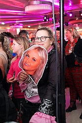 04 Piratens PiratenDSuedens 2026-01-23 14  Tour-Tag, 23.Januar - Am frühen Abend begannen wir mit einem Gastspiel in Essen. Dort hatte die „1.Gr. KG Klein-aaf“ zu einem Hausfrauennachmittag ins Pfarrheim „Herz-Jesu“ geladen. Zurück in Duisburg haben wie die Jubiläumsfeier zum 66 jährigen Geburtstag der KG Blau-Weiß Neumühl „Die Pils-Sucher“ besucht. Darauf folgten dann im Duisburger Landfermann-Gymnasium die Herrensitzung der Prinzengarde und im „Efendi-Festsall“ die Piratesause 2.0 „Karneval meets Mallorca“, Heimspiel für unsere Tichi. : DVPJ, Toni I, Jules I., Prinz Karneval, Prinz, Prinzessin Aileen I., Hofmarschälle, Page, Pagen, Paginnen, HDK, Duisburg, Karneval, Helau, Tollität, Event, Session 2025, Session 2025, HDK Duisburg, Hauptausschuss, Hauptausschuss Karneval Duisburg, Duisburg ist echt