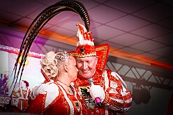 04 Piratens PiratenDSuedens 2026-01-23 15  Tour-Tag, 23.Januar - Am frühen Abend begannen wir mit einem Gastspiel in Essen. Dort hatte die „1.Gr. KG Klein-aaf“ zu einem Hausfrauennachmittag ins Pfarrheim „Herz-Jesu“ geladen. Zurück in Duisburg haben wie die Jubiläumsfeier zum 66 jährigen Geburtstag der KG Blau-Weiß Neumühl „Die Pils-Sucher“ besucht. Darauf folgten dann im Duisburger Landfermann-Gymnasium die Herrensitzung der Prinzengarde und im „Efendi-Festsall“ die Piratesause 2.0 „Karneval meets Mallorca“, Heimspiel für unsere Tichi. : DVPJ, Toni I, Jules I., Prinz Karneval, Prinz, Prinzessin Aileen I., Hofmarschälle, Page, Pagen, Paginnen, HDK, Duisburg, Karneval, Helau, Tollität, Event, Session 2025, Session 2025, HDK Duisburg, Hauptausschuss, Hauptausschuss Karneval Duisburg, Duisburg ist echt