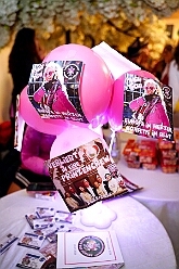 04 Piratens PiratenDSuedens 2026-01-23 19  Tour-Tag, 23.Januar - Am frühen Abend begannen wir mit einem Gastspiel in Essen. Dort hatte die „1.Gr. KG Klein-aaf“ zu einem Hausfrauennachmittag ins Pfarrheim „Herz-Jesu“ geladen. Zurück in Duisburg haben wie die Jubiläumsfeier zum 66 jährigen Geburtstag der KG Blau-Weiß Neumühl „Die Pils-Sucher“ besucht. Darauf folgten dann im Duisburger Landfermann-Gymnasium die Herrensitzung der Prinzengarde und im „Efendi-Festsall“ die Piratesause 2.0 „Karneval meets Mallorca“, Heimspiel für unsere Tichi. : DVPJ, Toni I, Jules I., Prinz Karneval, Prinz, Prinzessin Aileen I., Hofmarschälle, Page, Pagen, Paginnen, HDK, Duisburg, Karneval, Helau, Tollität, Event, Session 2025, Session 2025, HDK Duisburg, Hauptausschuss, Hauptausschuss Karneval Duisburg, Duisburg ist echt