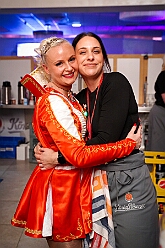 04 Piratens PiratenDSuedens 2026-01-23 23  Tour-Tag, 23.Januar - Am frühen Abend begannen wir mit einem Gastspiel in Essen. Dort hatte die „1.Gr. KG Klein-aaf“ zu einem Hausfrauennachmittag ins Pfarrheim „Herz-Jesu“ geladen. Zurück in Duisburg haben wie die Jubiläumsfeier zum 66 jährigen Geburtstag der KG Blau-Weiß Neumühl „Die Pils-Sucher“ besucht. Darauf folgten dann im Duisburger Landfermann-Gymnasium die Herrensitzung der Prinzengarde und im „Efendi-Festsall“ die Piratesause 2.0 „Karneval meets Mallorca“, Heimspiel für unsere Tichi. : DVPJ, Toni I, Jules I., Prinz Karneval, Prinz, Prinzessin Aileen I., Hofmarschälle, Page, Pagen, Paginnen, HDK, Duisburg, Karneval, Helau, Tollität, Event, Session 2025, Session 2025, HDK Duisburg, Hauptausschuss, Hauptausschuss Karneval Duisburg, Duisburg ist echt