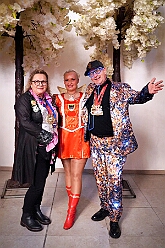 04 Piratens PiratenDSuedens 2026-01-23 24  Tour-Tag, 23.Januar - Am frühen Abend begannen wir mit einem Gastspiel in Essen. Dort hatte die „1.Gr. KG Klein-aaf“ zu einem Hausfrauennachmittag ins Pfarrheim „Herz-Jesu“ geladen. Zurück in Duisburg haben wie die Jubiläumsfeier zum 66 jährigen Geburtstag der KG Blau-Weiß Neumühl „Die Pils-Sucher“ besucht. Darauf folgten dann im Duisburger Landfermann-Gymnasium die Herrensitzung der Prinzengarde und im „Efendi-Festsall“ die Piratesause 2.0 „Karneval meets Mallorca“, Heimspiel für unsere Tichi. : DVPJ, Toni I, Jules I., Prinz Karneval, Prinz, Prinzessin Aileen I., Hofmarschälle, Page, Pagen, Paginnen, HDK, Duisburg, Karneval, Helau, Tollität, Event, Session 2025, Session 2025, HDK Duisburg, Hauptausschuss, Hauptausschuss Karneval Duisburg, Duisburg ist echt