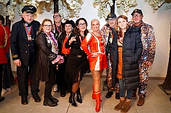 04 Piratens PiratenDSuedens 2026-01-23 25  Tour-Tag, 23.Januar - Am frühen Abend begannen wir mit einem Gastspiel in Essen. Dort hatte die „1.Gr. KG Klein-aaf“ zu einem Hausfrauennachmittag ins Pfarrheim „Herz-Jesu“ geladen. Zurück in Duisburg haben wie die Jubiläumsfeier zum 66 jährigen Geburtstag der KG Blau-Weiß Neumühl „Die Pils-Sucher“ besucht. Darauf folgten dann im Duisburger Landfermann-Gymnasium die Herrensitzung der Prinzengarde und im „Efendi-Festsall“ die Piratesause 2.0 „Karneval meets Mallorca“, Heimspiel für unsere Tichi. : DVPJ, Toni I, Jules I., Prinz Karneval, Prinz, Prinzessin Aileen I., Hofmarschälle, Page, Pagen, Paginnen, HDK, Duisburg, Karneval, Helau, Tollität, Event, Session 2025, Session 2025, HDK Duisburg, Hauptausschuss, Hauptausschuss Karneval Duisburg, Duisburg ist echt