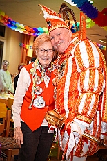 01 Karnevalsfeier AWO 2026-01-24 02  Tour-Tag, Samstag 24. Januar - Kurz vor 18 Uhr starten wir mit unserem Programm bei der Feier der AWO im Gemiendehaus Erlenstraße. Dann geht es zu Thomas Heimspiel, der „Kostümball“ der 1. KG Baerl im Waldhof. Als nächster Termin steht die „Damensitzung“ der KVO in der Clauberghalle auf dem Plan. Von dort geht es zurück in die City. Erst ins WYNDHAM Hotel Duisburger Hof zum „Funkenball“ der Roten Funken, nebenan dann im Landfermann Gymnasium „Damensitzung“ der Prinzengarde. Danach ins Gertrud-Bäumer-Berufskolleg zur „Mädchensitzung“ der Stadtgarde. Kurz über die A 59 nach Meiderich,  hier ist die „Jeckenparty“ der Meidericher Jecken. Wieder Richtung Süden, mit Stop in der Falkstraße zur „Prunksitzung“ vom Sonnigen Süden, dann weiter nach Serm zur Prinzenkürung. Hatte auch etwas von Heimspiel für Pia und Toni. : DVPJ, Toni I, Jules I., Prinz Karneval, Prinz, Prinzessin Aileen I., Hofmarschälle, Page, Pagen, Paginnen, HDK, Duisburg, Karneval, Helau, Tollität, Event, Session 2025, Session 2025, HDK Duisburg, Hauptausschuss, Hauptausschuss Karneval Duisburg, Duisburg ist echt