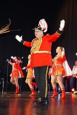 03 Damens KVO 2026-01-24 07  Tour-Tag, Samstag 24. Januar - Kurz vor 18 Uhr starten wir mit unserem Programm bei der Feier der AWO im Gemiendehaus Erlenstraße. Dann geht es zu Thomas Heimspiel, der „Kostümball“ der 1. KG Baerl im Waldhof. Als nächster Termin steht die „Damensitzung“ der KVO in der Clauberghalle auf dem Plan. Von dort geht es zurück in die City. Erst ins WYNDHAM Hotel Duisburger Hof zum „Funkenball“ der Roten Funken, nebenan dann im Landfermann Gymnasium „Damensitzung“ der Prinzengarde. Danach ins Gertrud-Bäumer-Berufskolleg zur „Mädchensitzung“ der Stadtgarde. Kurz über die A 59 nach Meiderich,  hier ist die „Jeckenparty“ der Meidericher Jecken. Wieder Richtung Süden, mit Stop in der Falkstraße zur „Prunksitzung“ vom Sonnigen Süden, dann weiter nach Serm zur Prinzenkürung. Hatte auch etwas von Heimspiel für Pia und Toni. : DVPJ, Toni I, Jules I., Prinz Karneval, Prinz, Prinzessin Aileen I., Hofmarschälle, Page, Pagen, Paginnen, HDK, Duisburg, Karneval, Helau, Tollität, Event, Session 2025, Session 2025, HDK Duisburg, Hauptausschuss, Hauptausschuss Karneval Duisburg, Duisburg ist echt