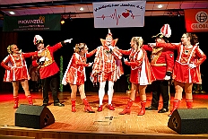 07 Jeckenp MeiderJecken 2026-01-24 04  Tour-Tag, Samstag 24. Januar - Kurz vor 18 Uhr starten wir mit unserem Programm bei der Feier der AWO im Gemiendehaus Erlenstraße. Dann geht es zu Thomas Heimspiel, der „Kostümball“ der 1. KG Baerl im Waldhof. Als nächster Termin steht die „Damensitzung“ der KVO in der Clauberghalle auf dem Plan. Von dort geht es zurück in die City. Erst ins WYNDHAM Hotel Duisburger Hof zum „Funkenball“ der Roten Funken, nebenan dann im Landfermann Gymnasium „Damensitzung“ der Prinzengarde. Danach ins Gertrud-Bäumer-Berufskolleg zur „Mädchensitzung“ der Stadtgarde. Kurz über die A 59 nach Meiderich,  hier ist die „Jeckenparty“ der Meidericher Jecken. Wieder Richtung Süden, mit Stop in der Falkstraße zur „Prunksitzung“ vom Sonnigen Süden, dann weiter nach Serm zur Prinzenkürung. Hatte auch etwas von Heimspiel für Pia und Toni. : DVPJ, Toni I, Jules I., Prinz Karneval, Prinz, Prinzessin Aileen I., Hofmarschälle, Page, Pagen, Paginnen, HDK, Duisburg, Karneval, Helau, Tollität, Event, Session 2025, Session 2025, HDK Duisburg, Hauptausschuss, Hauptausschuss Karneval Duisburg, Duisburg ist echt