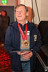 01 HerrensStadtgrd 2026- 01-25 10  Stadtgarde und MSV -  Zu besten Mittagszeit waren wir der Programmpunkt auf der Herrensitzung der Stadtgarde Duisburg Rot-Weiss in der Aula des Gertrud-Bäumer-Berufskollegs. Dann ging es ins „Wohnzimmer“ aller MSV Fan´s. In der Business Lounge in der „schauinsland reisen arena“ fand der jährliche Sponsoren Neujahrs Empfang statt. : DVPJ, Toni I, Jules I., Prinz Karneval, Prinz, Prinzessin Aileen I., Hofmarschälle, Page, Pagen, Paginnen, HDK, Duisburg, Karneval, Helau, Tollität, Event, Session 2025, Session 2025, HDK Duisburg, Hauptausschuss, Hauptausschuss Karneval Duisburg, Duisburg ist echt