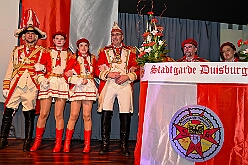 01 HerrensStadtgrd 2026- 01-25 19  Stadtgarde und MSV -  Zu besten Mittagszeit waren wir der Programmpunkt auf der Herrensitzung der Stadtgarde Duisburg Rot-Weiss in der Aula des Gertrud-Bäumer-Berufskollegs. Dann ging es ins „Wohnzimmer“ aller MSV Fan´s. In der Business Lounge in der „schauinsland reisen arena“ fand der jährliche Sponsoren Neujahrs Empfang statt. : DVPJ, Toni I, Jules I., Prinz Karneval, Prinz, Prinzessin Aileen I., Hofmarschälle, Page, Pagen, Paginnen, HDK, Duisburg, Karneval, Helau, Tollität, Event, Session 2025, Session 2025, HDK Duisburg, Hauptausschuss, Hauptausschuss Karneval Duisburg, Duisburg ist echt