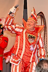 01 HerrensStadtgrd 2026- 01-25 23  Stadtgarde und MSV -  Zu besten Mittagszeit waren wir der Programmpunkt auf der Herrensitzung der Stadtgarde Duisburg Rot-Weiss in der Aula des Gertrud-Bäumer-Berufskollegs. Dann ging es ins „Wohnzimmer“ aller MSV Fan´s. In der Business Lounge in der „schauinsland reisen arena“ fand der jährliche Sponsoren Neujahrs Empfang statt. : DVPJ, Toni I, Jules I., Prinz Karneval, Prinz, Prinzessin Aileen I., Hofmarschälle, Page, Pagen, Paginnen, HDK, Duisburg, Karneval, Helau, Tollität, Event, Session 2025, Session 2025, HDK Duisburg, Hauptausschuss, Hauptausschuss Karneval Duisburg, Duisburg ist echt