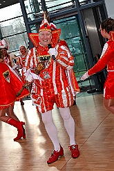 02 MSV Empfang 2026- 01-25 13  Stadtgarde und MSV -  Zu besten Mittagszeit waren wir der Programmpunkt auf der Herrensitzung der Stadtgarde Duisburg Rot-Weiss in der Aula des Gertrud-Bäumer-Berufskollegs. Dann ging es ins „Wohnzimmer“ aller MSV Fan´s. In der Business Lounge in der „schauinsland reisen arena“ fand der jährliche Sponsoren Neujahrs Empfang statt. : DVPJ, Toni I, Jules I., Prinz Karneval, Prinz, Prinzessin Aileen I., Hofmarschälle, Page, Pagen, Paginnen, HDK, Duisburg, Karneval, Helau, Tollität, Event, Session 2025, Session 2025, HDK Duisburg, Hauptausschuss, Hauptausschuss Karneval Duisburg, Duisburg ist echt