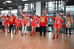 02 MSV Empfang 2026- 01-25 24  Stadtgarde und MSV -  Zu besten Mittagszeit waren wir der Programmpunkt auf der Herrensitzung der Stadtgarde Duisburg Rot-Weiss in der Aula des Gertrud-Bäumer-Berufskollegs. Dann ging es ins „Wohnzimmer“ aller MSV Fan´s. In der Business Lounge in der „schauinsland reisen arena“ fand der jährliche Sponsoren Neujahrs Empfang statt. : DVPJ, Toni I, Jules I., Prinz Karneval, Prinz, Prinzessin Aileen I., Hofmarschälle, Page, Pagen, Paginnen, HDK, Duisburg, Karneval, Helau, Tollität, Event, Session 2025, Session 2025, HDK Duisburg, Hauptausschuss, Hauptausschuss Karneval Duisburg, Duisburg ist echt