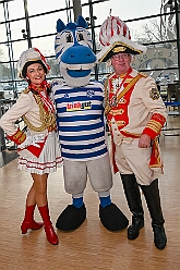 02 MSV Empfang 2026- 01-25 25  Stadtgarde und MSV -  Zu besten Mittagszeit waren wir der Programmpunkt auf der Herrensitzung der Stadtgarde Duisburg Rot-Weiss in der Aula des Gertrud-Bäumer-Berufskollegs. Dann ging es ins „Wohnzimmer“ aller MSV Fan´s. In der Business Lounge in der „schauinsland reisen arena“ fand der jährliche Sponsoren Neujahrs Empfang statt. : DVPJ, Toni I, Jules I., Prinz Karneval, Prinz, Prinzessin Aileen I., Hofmarschälle, Page, Pagen, Paginnen, HDK, Duisburg, Karneval, Helau, Tollität, Event, Session 2025, Session 2025, HDK Duisburg, Hauptausschuss, Hauptausschuss Karneval Duisburg, Duisburg ist echt